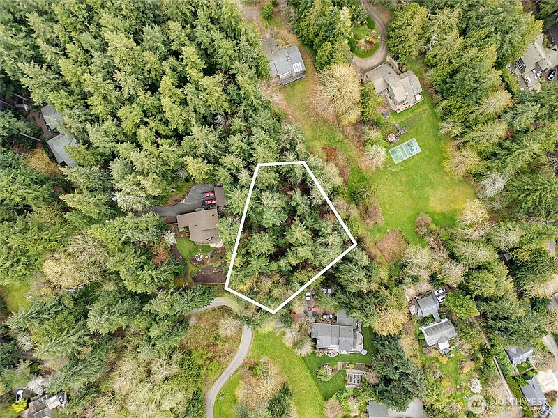 4th image of 9190 Fox Cove Lane NE