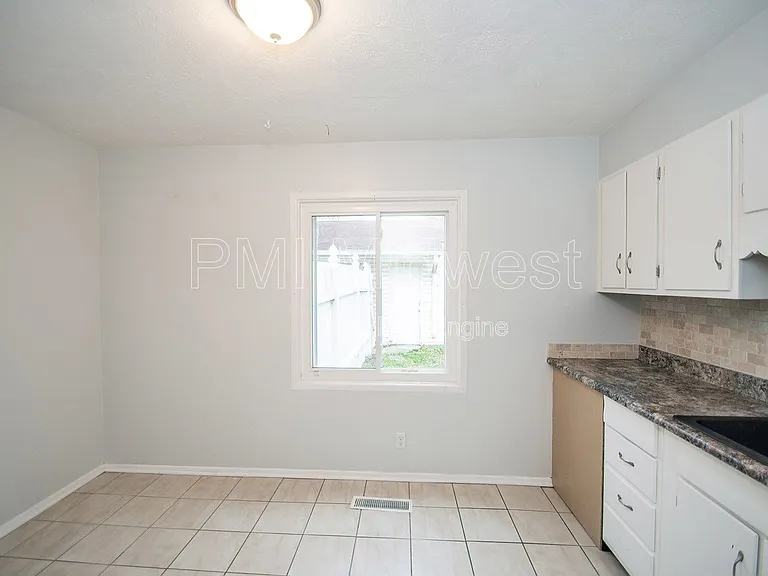 4610 Karen Dr — Photo 16