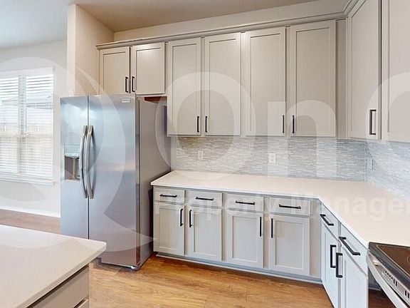 5th image of 3934 Bellingham Ln