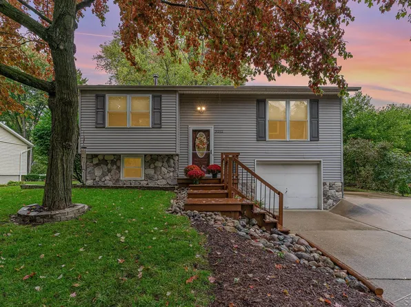 3212 Fairlane St, Midland, MI 48642