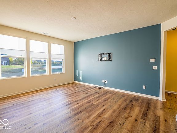 5th image of 917 Tuxedo Dr