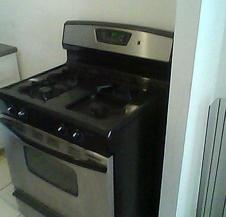 4th image of 1085 Bergen St