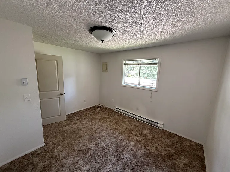 304 W 22nd Ave — Photo 12