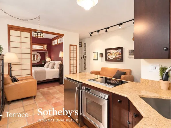 2 Dartmouth St APT M22, Forest Hills, NY 11375