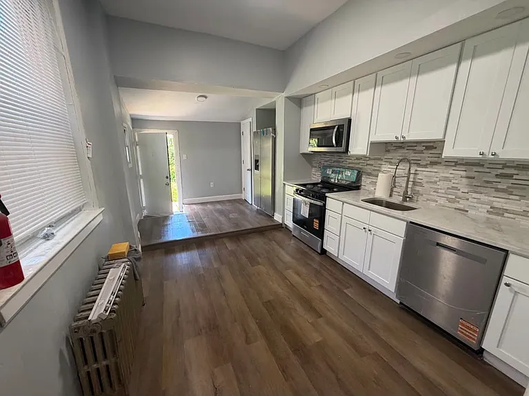 2033 W Atlantic St — Photo 5