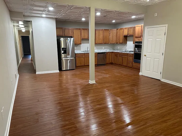 222 N Liberty St #3 — Photo 5