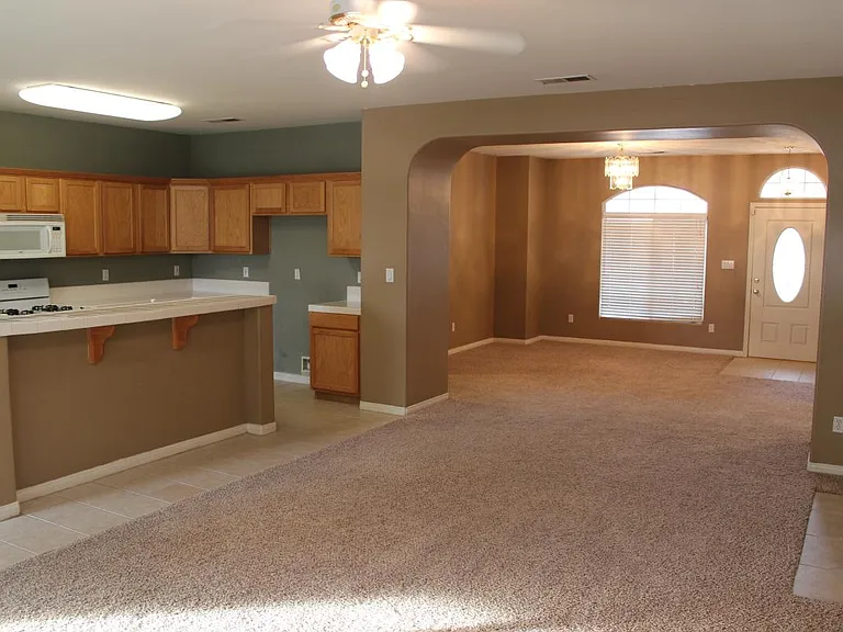 14501 Flower Crest Ave — Photo 3