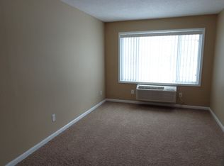 3300 Oakland Rd NE APT 1, Cedar Rapids, IA 52402