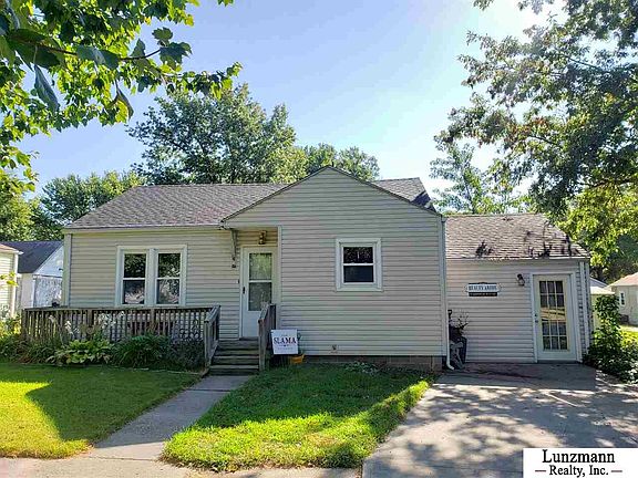 2nd image of 2211 L St