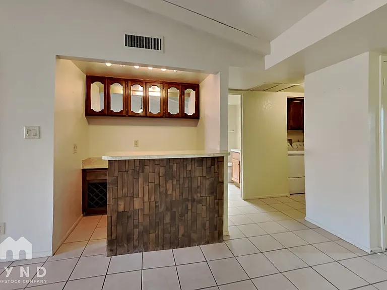 5100 N Miller Rd #23 — Photo 6