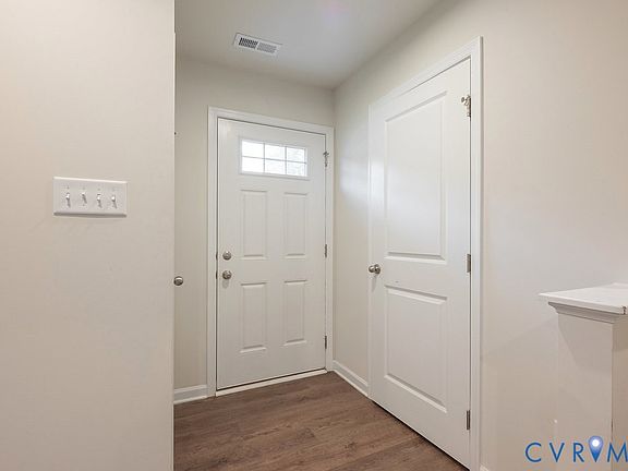 2nd image of 1129 Canterbury Ridge Rd