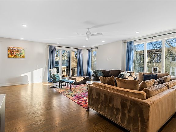 2nd image of 2352 W Winona St #1E