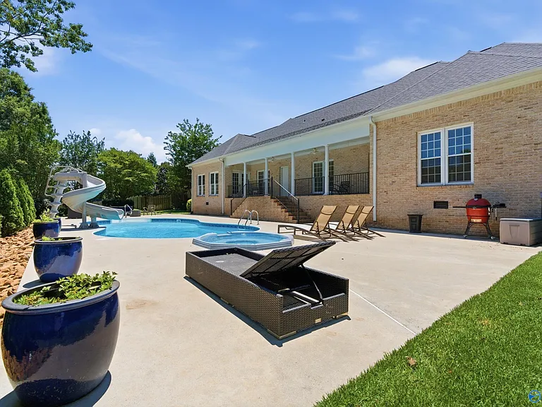 2704 Hampton Cove Way SE — Photo 38