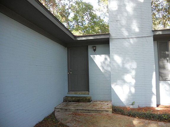 3rd image of 128 Northwood Dr