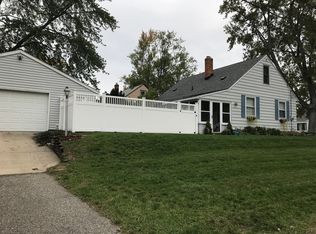 1360 Oaklawn St NE, Grand Rapids, MI 49505