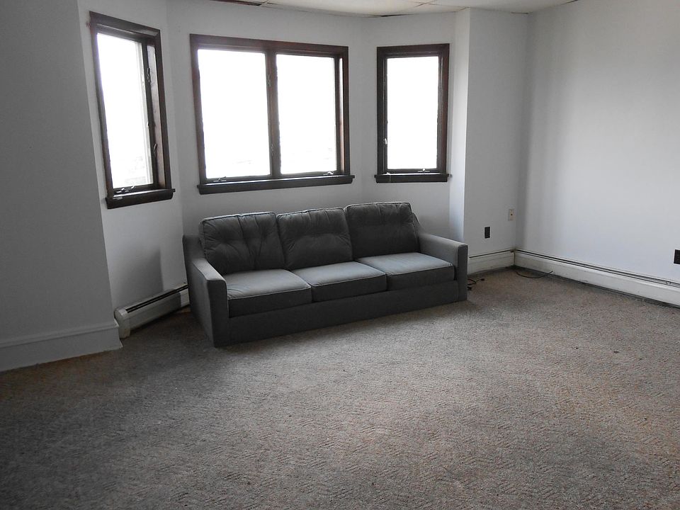 2nd image of 618 River St APT 4