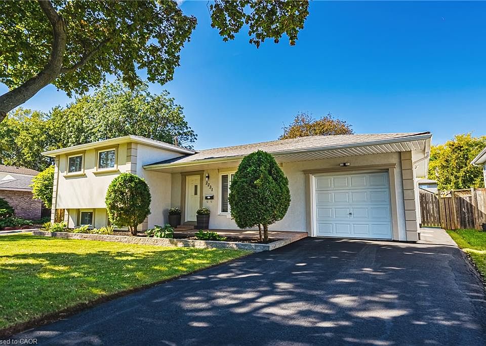 1st image of 2231 Urwin Cres