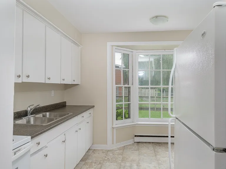153 Arbour Glen Cres — Photo 4