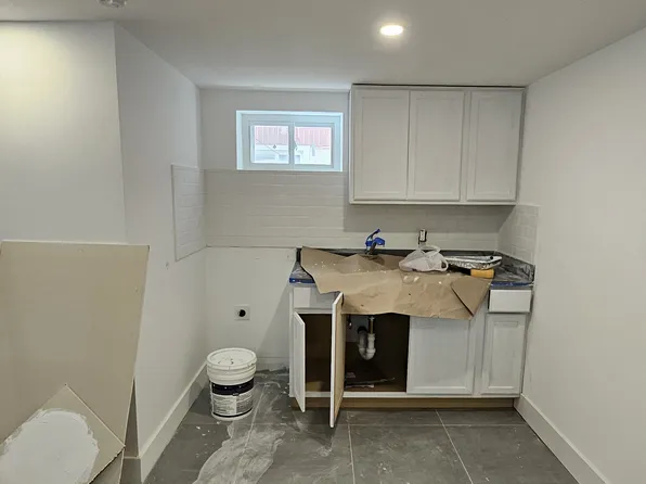 (undisclosed Address), Jamaica, NY 11433