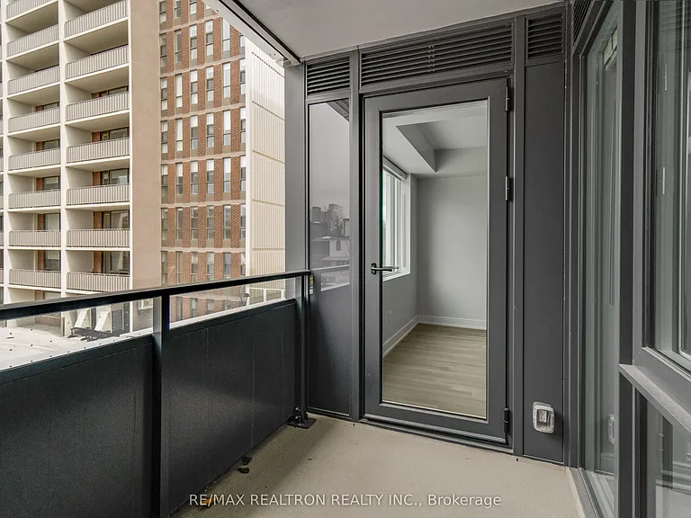 664 Spadina Ave #205 — Photo 34