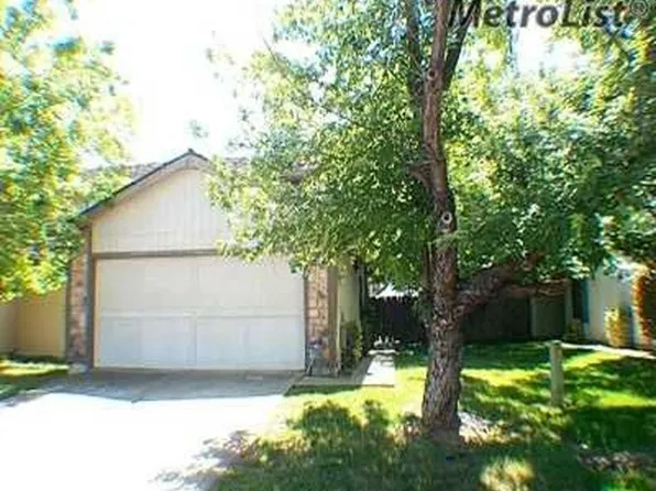 9407 Aizenberg Cir, Elk Grove, CA 95624