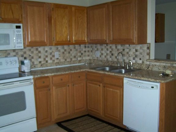 5th image of 8924 Oleander St