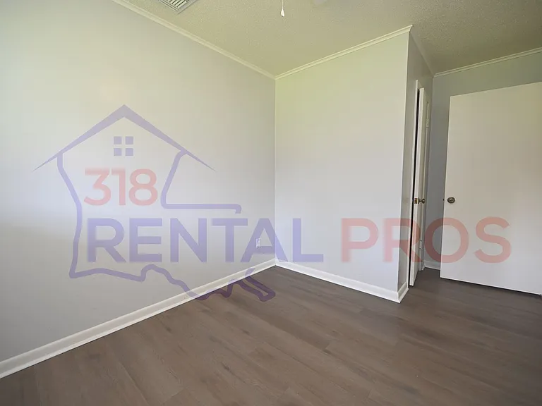 427 E Mississippi Ave — Photo 9