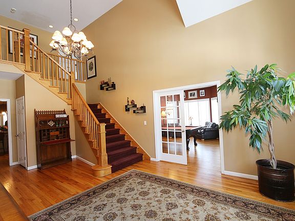 4th image of 6 Amanda Ct