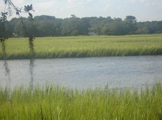 8262 Palmetto Rd, Edisto Island, SC 29438