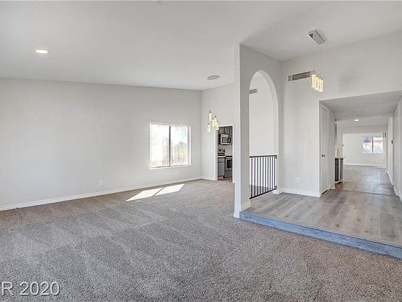 4th image of 1518 Christina Dr