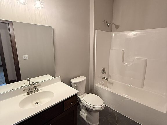 5th image of 3112 Zuni St N