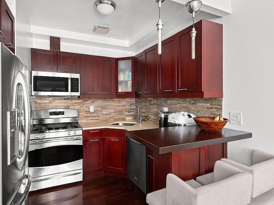 1st image of 607 Manhattan Ave #1