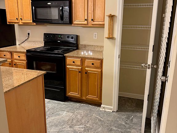 Kitchen pantry