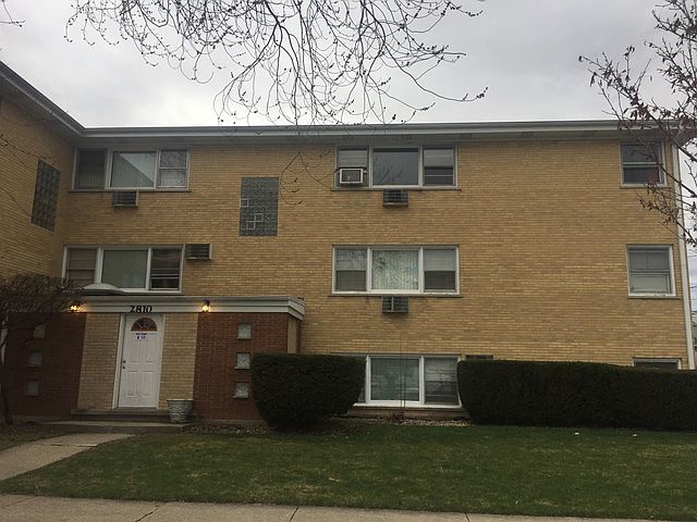 1st image of 2810 N Lowell Ave APT 2C