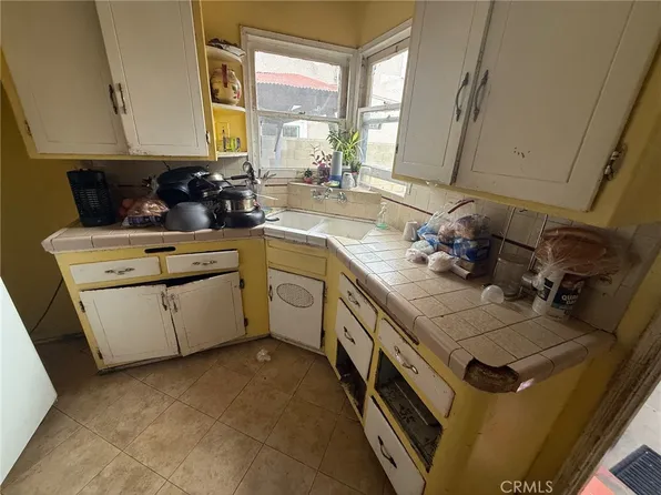 4909 E 59th Pl, Maywood, CA 90270