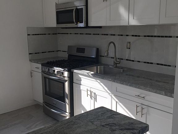 5th image of 632 Avenue W #1