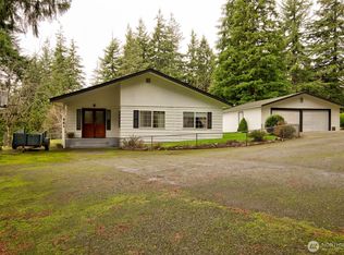 561 Ocean Beach Rd, Hoquiam, WA 98550