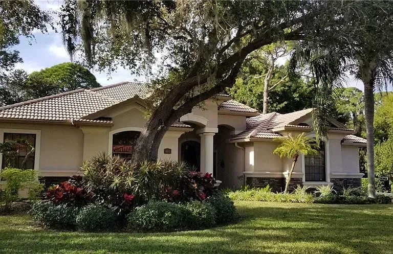 8612 Woodbriar Dr — Photo 1