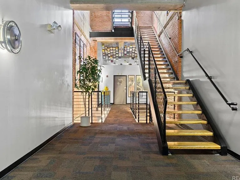 1090 Cherokee St #201 — Photo 11
