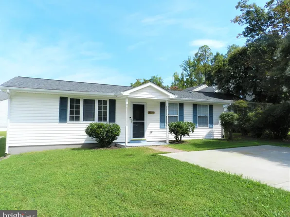 6137 Riverview Dr, King George, VA 22485