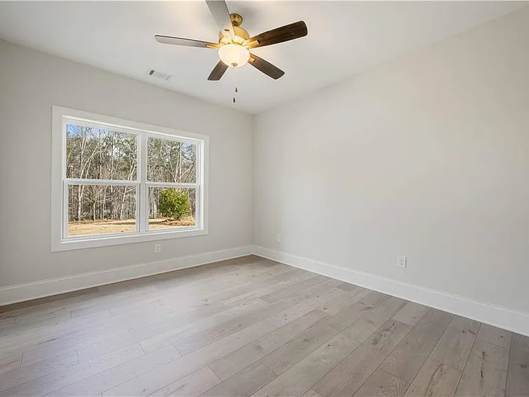 126 Spaulding Ln — Photo 38