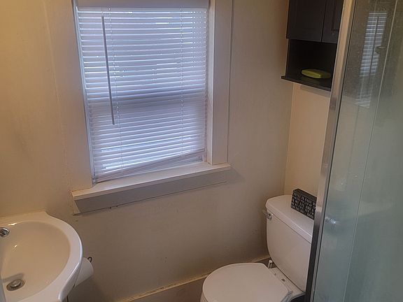 4th image of 300 N Kalamazoo St #3