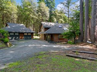 22152 Koftinow Dr, Jenner, CA 95450