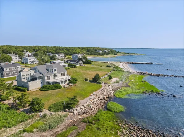 7 Anawan Road, Mattapoisett, MA 02739
