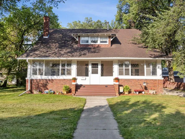 1218 Broadway N, Fargo, ND 58102