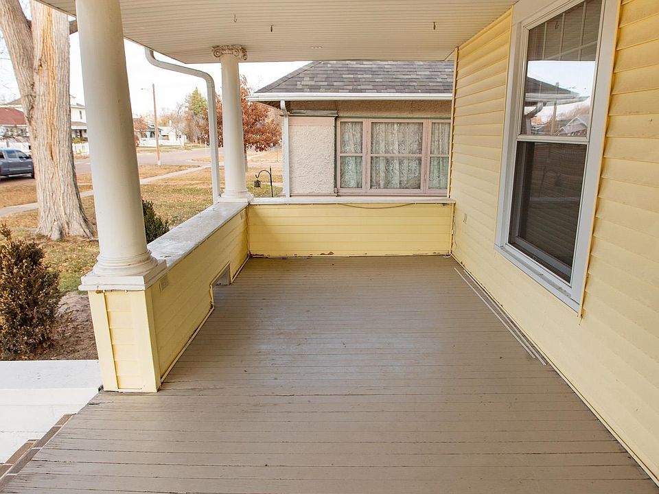 607 E 4th St, Mccook, NE 69001 Zillow