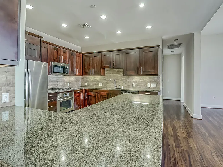 Axis 2300 Apartments — Photo 76