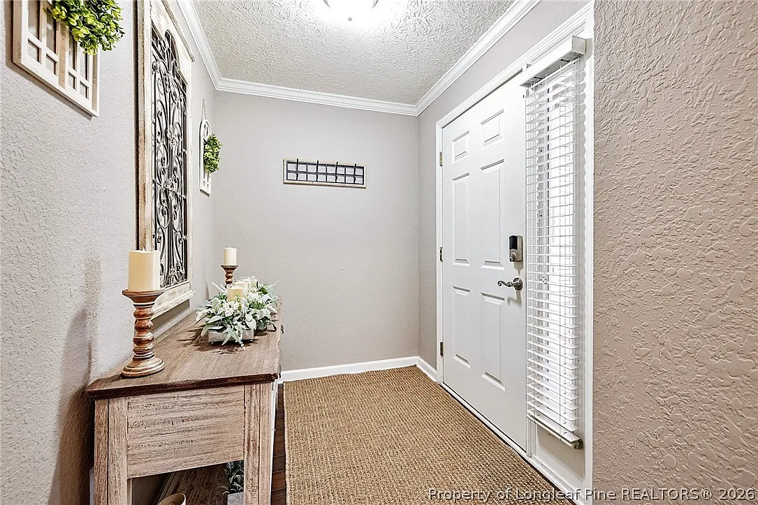 3 bed, 2.0 bath, 1574 sqft, $2,950 — Photo 3