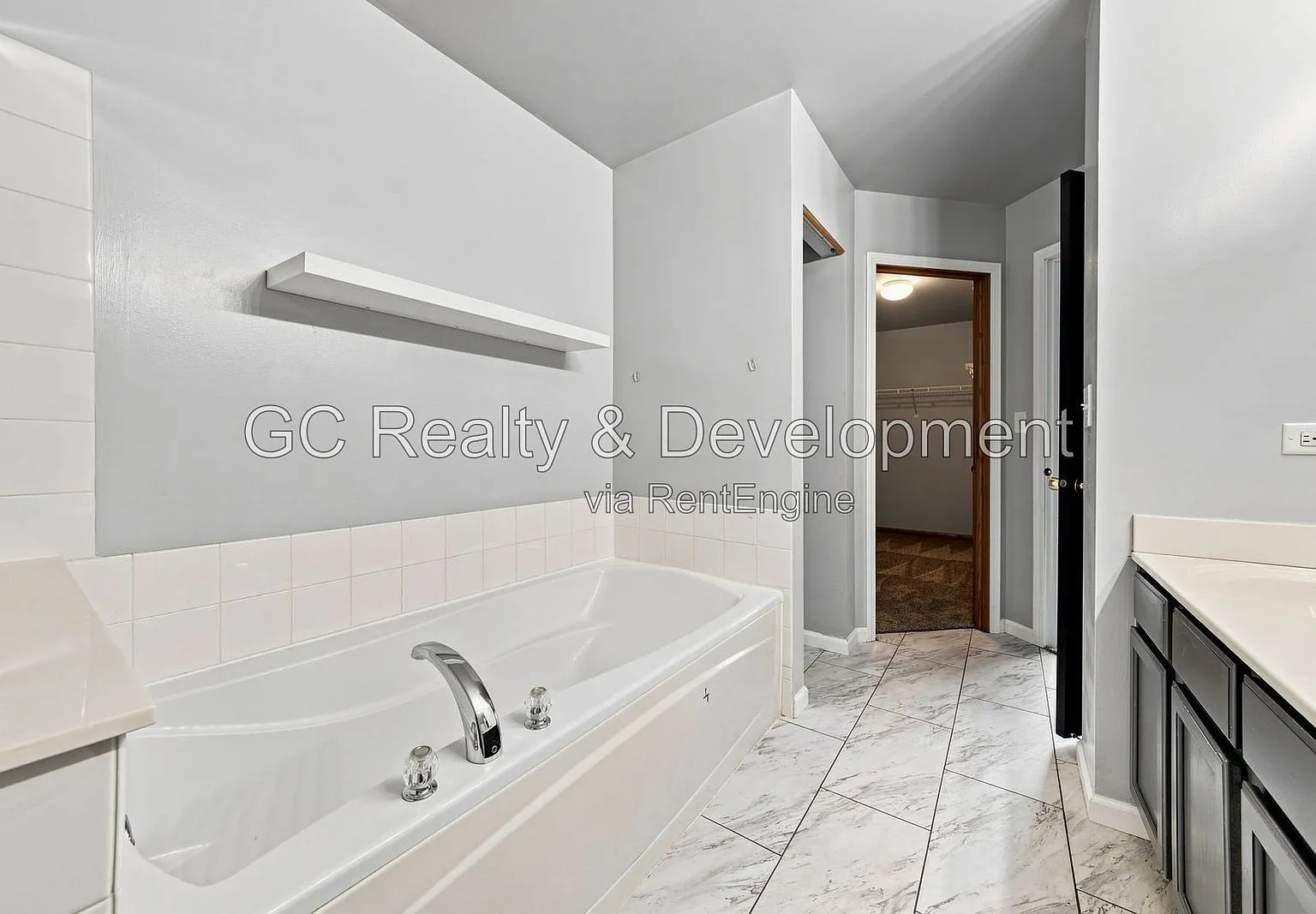 3 bed, 2.5 bath, 1500 sqft, $2,395 — Photo 3