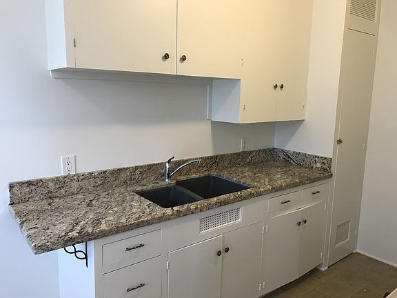 3rd image of 826 E Anapamu St APT 2
